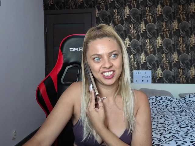 CarlaStaceeFun live cam on BongaCams
