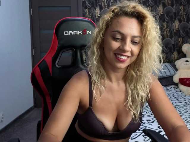 CarlaStaceeFun live cam on BongaCams