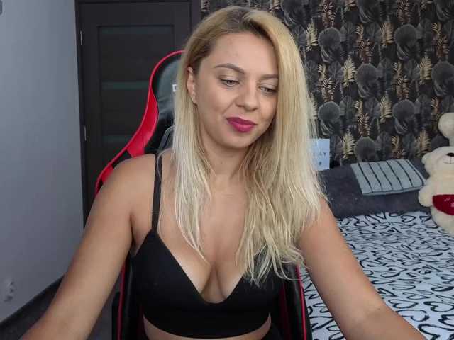 CarlaStaceeFun live cam on BongaCams