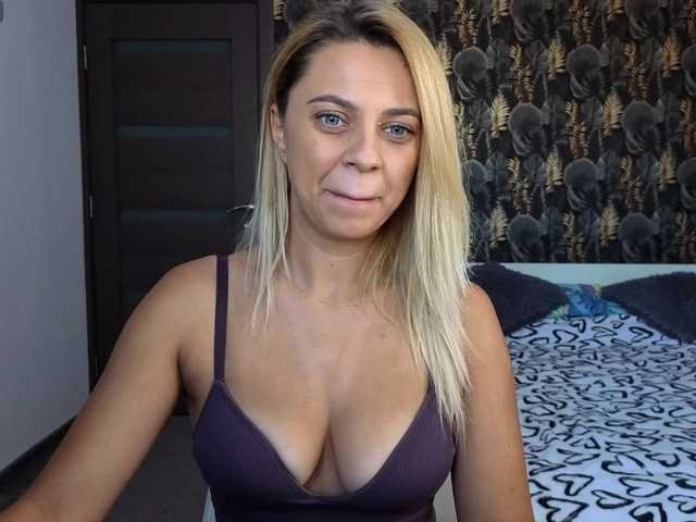 CarlaStaceeFun live cam on BongaCams