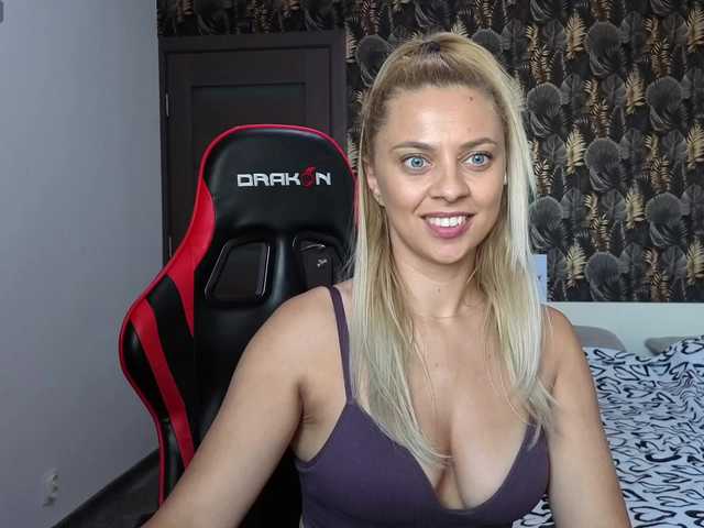 CarlaStaceeFun live cam on BongaCams