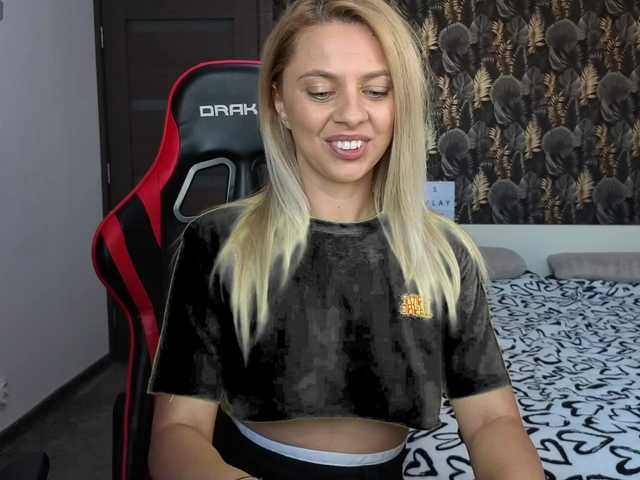 CarlaStaceeFun live cam on BongaCams