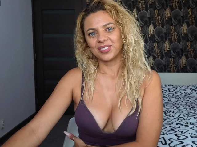 CarlaStaceeFun live cam on BongaCams
