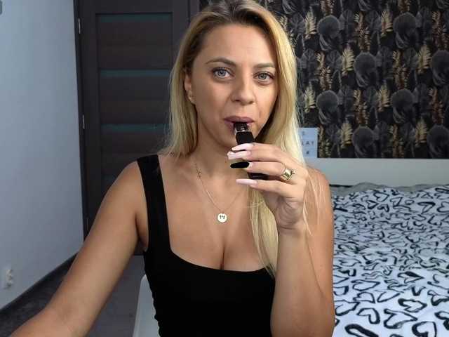 CarlaStaceeFun live cam on BongaCams