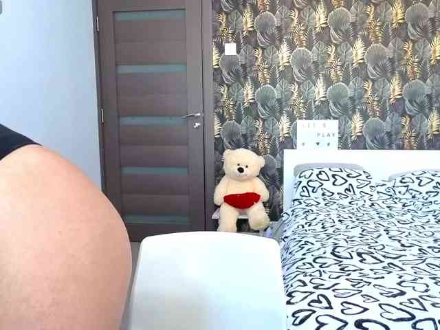 CarlaStaceeFun webcam