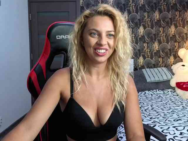 CarlaStaceeFun Live Webcam on BongaCams