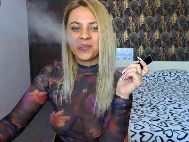 CarlaStaceeFun webcam