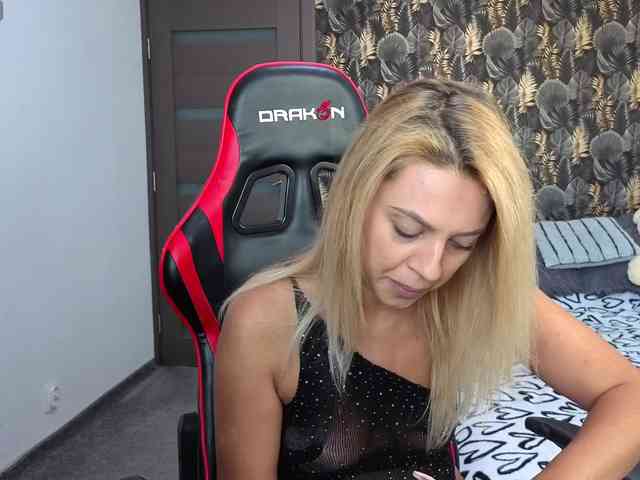 CarlaStaceeFun Live Webcam on BongaCams