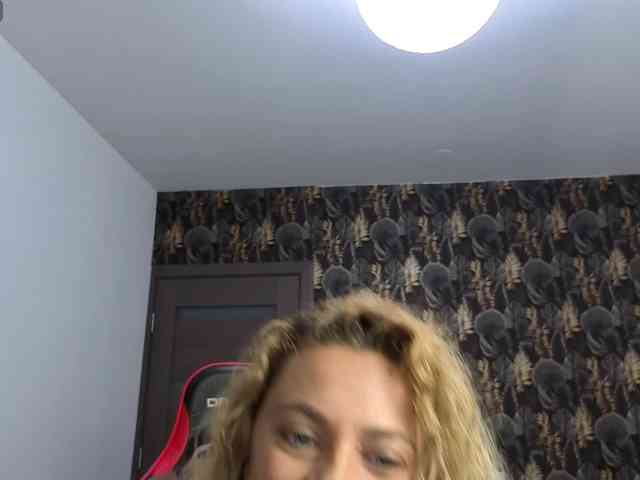 CarlaStaceeFun webcam