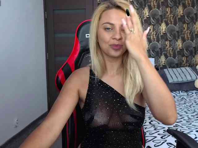 CarlaStaceeFun Live Webcam on BongaCams