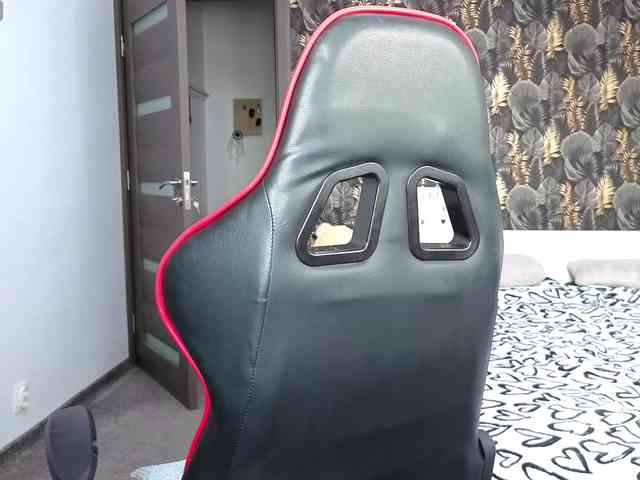 CarlaStaceeFun webcam