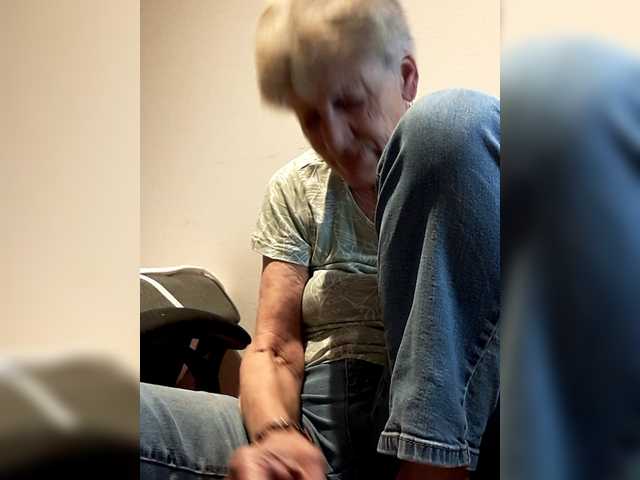 Reife-dame's BongaCams show and profile