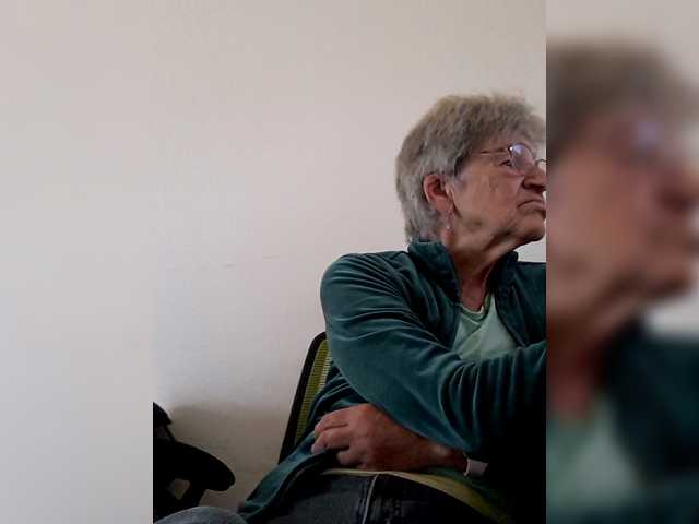 Reife-dame's BongaCams show and profile