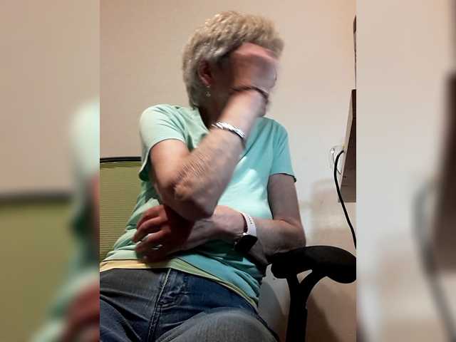 Reife-dame's BongaCams show and profile