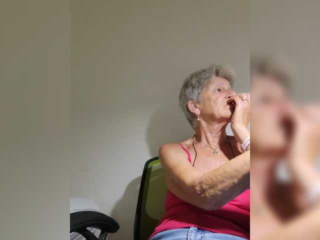 Reife-dame live cam on BongaCams