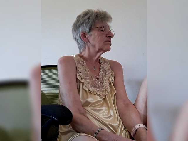 Reife-dame's BongaCams show and profile