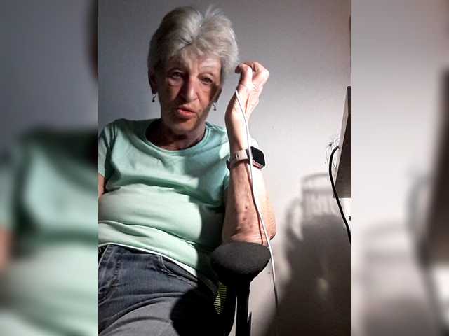 Reife-dame's BongaCams show and profile