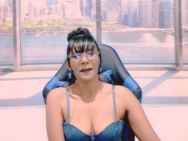 ErroticStarr live cam on BongaCams