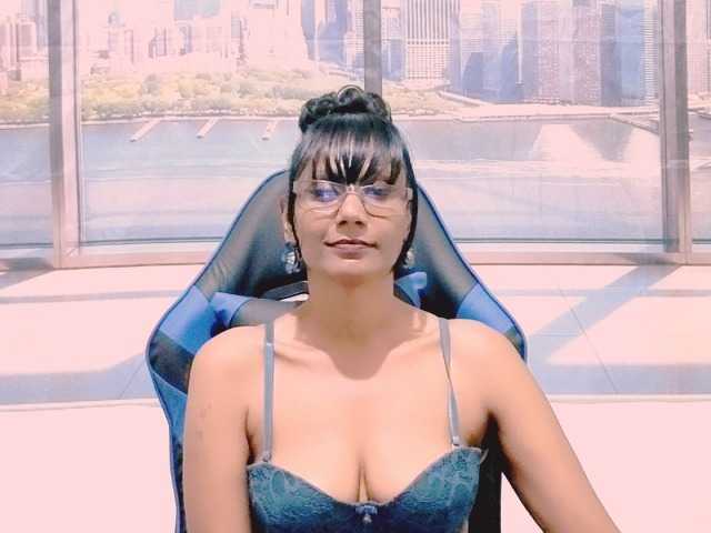 ErroticStarr live cam on BongaCams