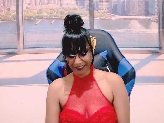 ErroticStarr live cam on BongaCams