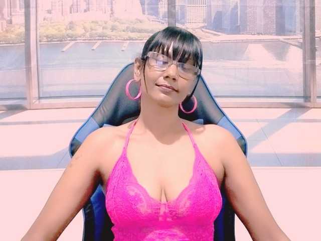 ErroticStarr, en vivo ahora en BongaCams