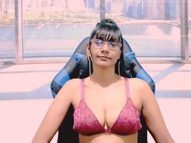 ErroticStarr, en directo ahora en BongaCams
