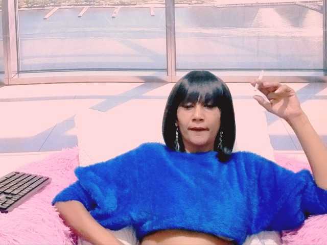 ErroticStarr live webcam show
