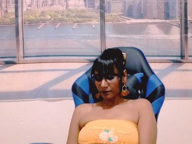 ErroticStarr live cam on BongaCams