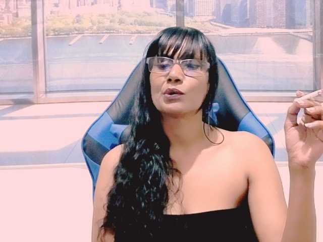 ErroticStarr live cam on BongaCams