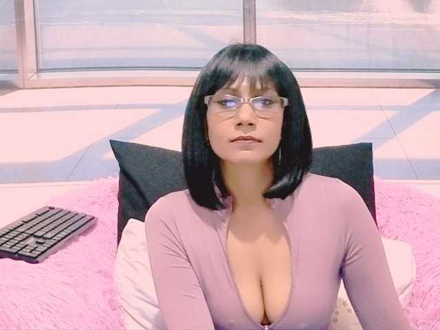 ErroticStarr live cam on UnifiedCams