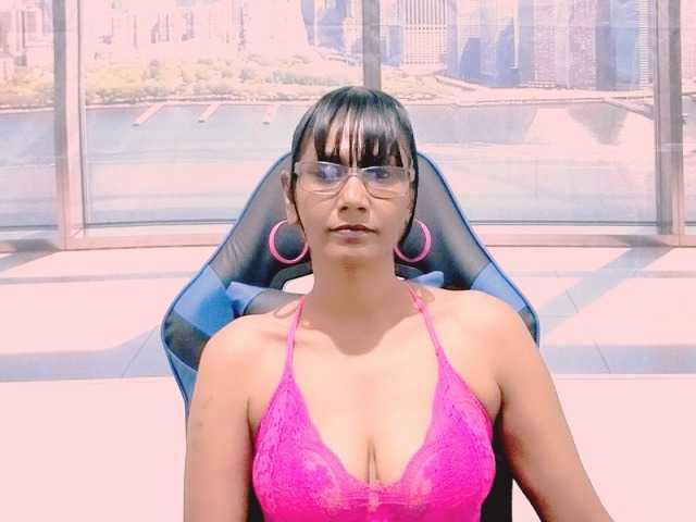 ErroticStarr, en vivo ahora en BongaCams