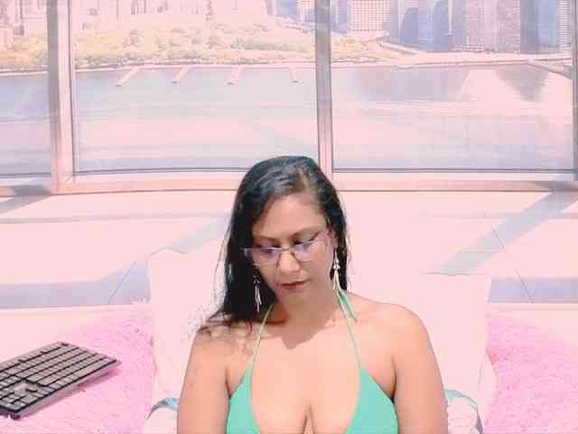 ErroticStarr webcam