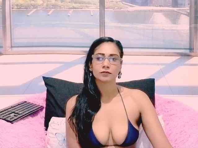 ErroticStarr webcam