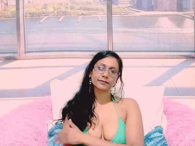 ErroticStarr webcam