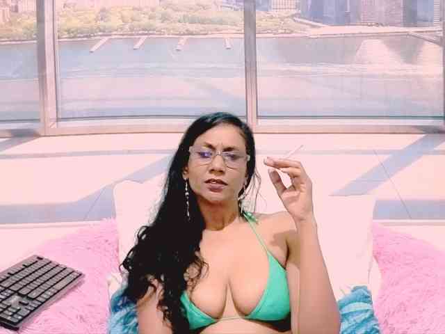 ErroticStarr webcam