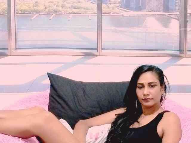 ErroticStarr webcam