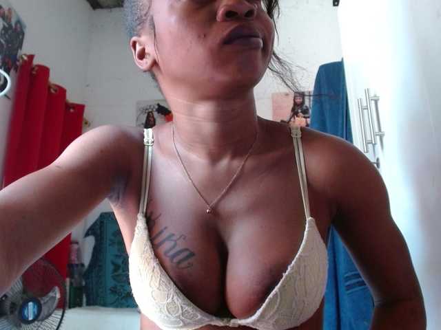 siara-will live cam on BongaCams