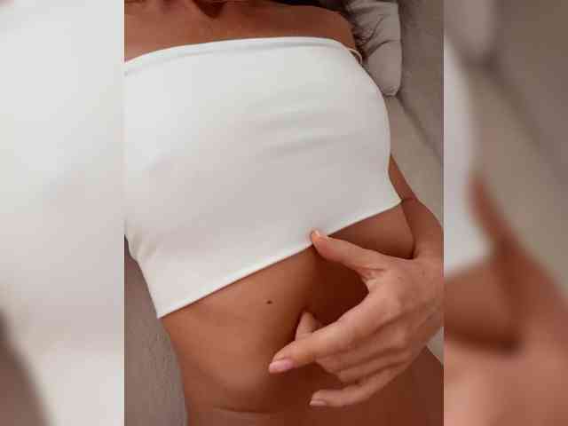___v_____kaif___ webcam