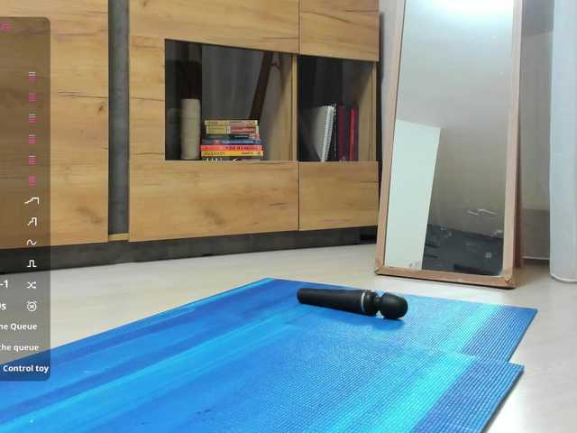 EmmylieMorris live cam on BongaCams