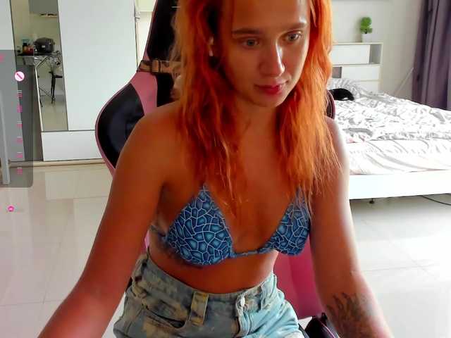 EmmylieMorris live cam on BongaCams