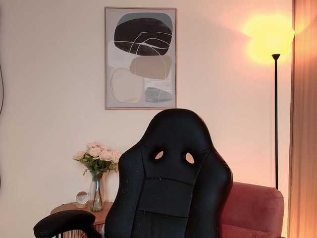 MirandaShaw's BongaCams show and profile