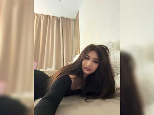 Alliina-leee live webcam show