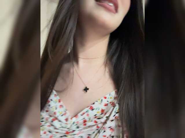 Alliina-leee's BongaCams show and profile