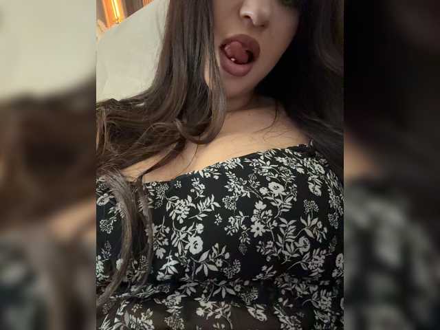 Alliina-leee live cam on BongaCams