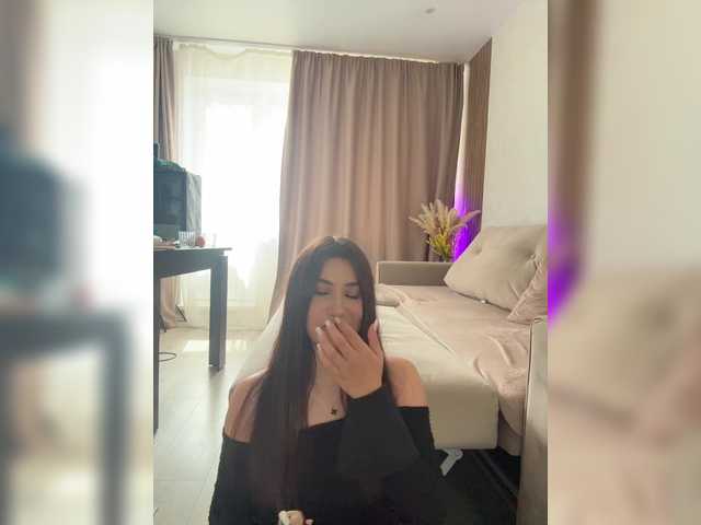 Alliina-leee live cam on BongaCams