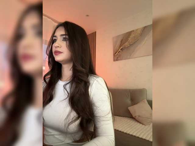 Alliina-leee live cam on BongaCams