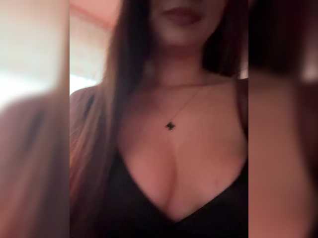 Alliina-leee live cam