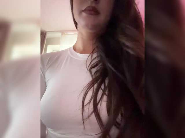 Alliina-leee live cam on BongaCams