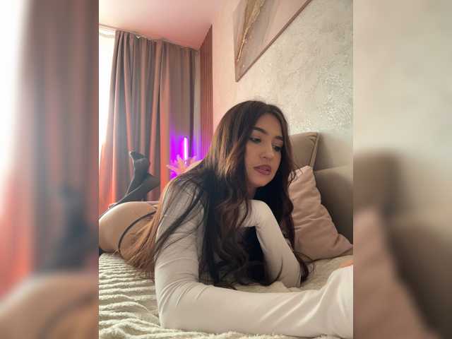Alliina-leee live cam on BongaCams