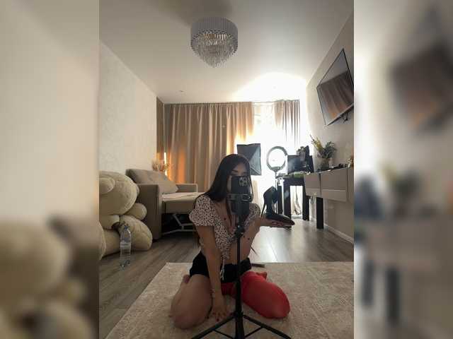 Alliina-leee's BongaCams show and profile